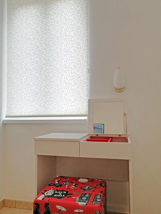 Apartment Layla - Intermezzo With Sea View In Center Of 라벡 외부 사진