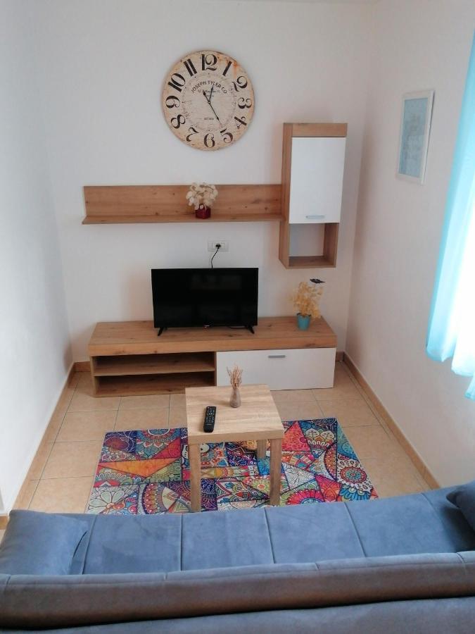 Apartment Layla - Intermezzo With Sea View In Center Of 라벡 외부 사진