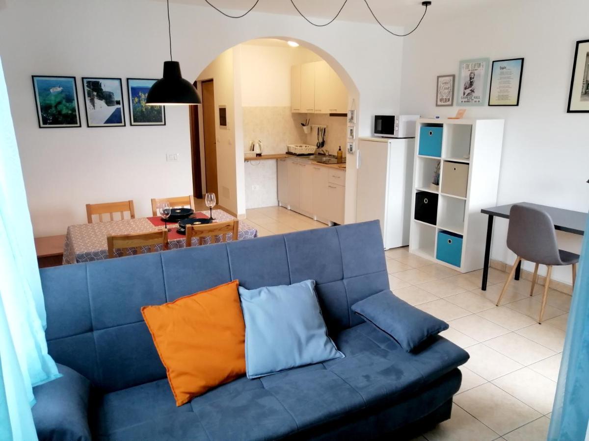 Apartment Layla - Intermezzo With Sea View In Center Of 라벡 외부 사진