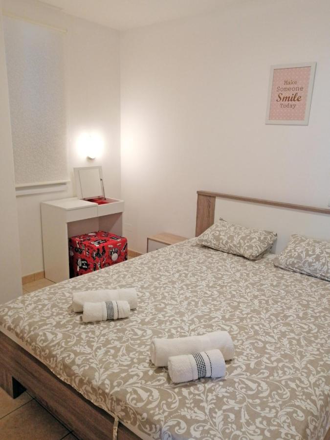 Apartment Layla - Intermezzo With Sea View In Center Of 라벡 외부 사진